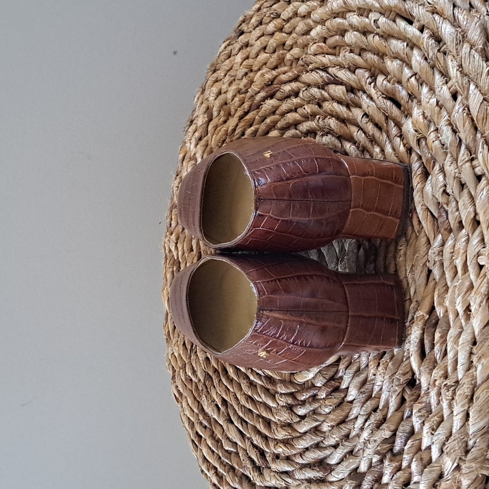 Etienne Aigner Brown Croc-Embossed Heels - Picture 4 of 8